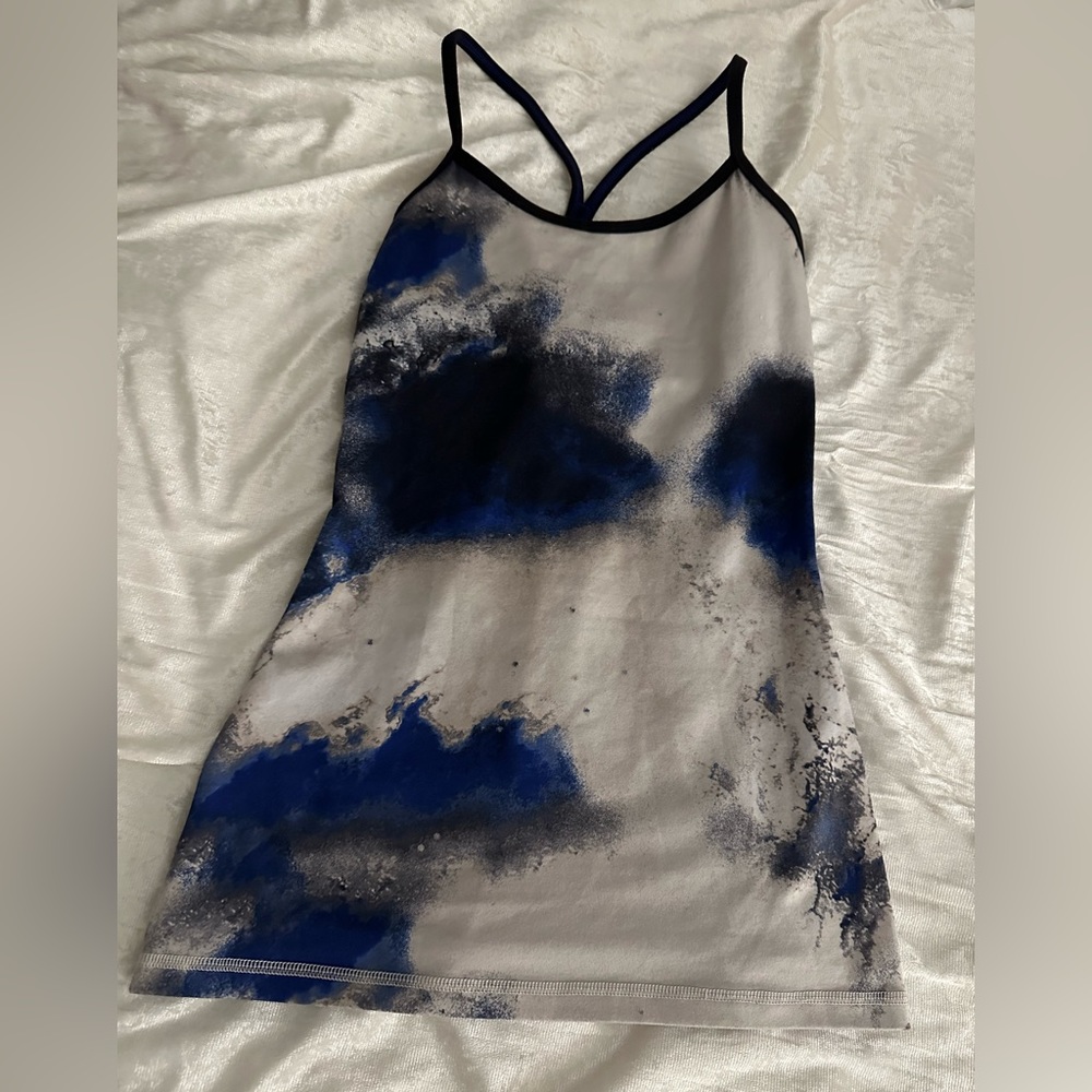Lululemon top